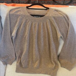 VELVET Brand 100% CASHMERE sweater